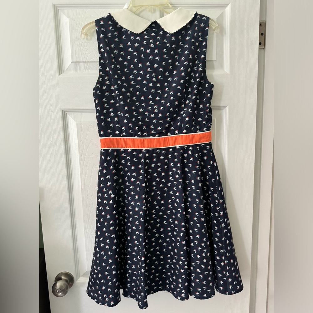 adorable blue and white bird pattern dress hourglass shape medium